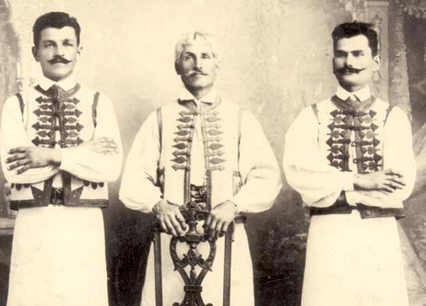 Nistor Bosioc cu fii Iosif şi Iulius