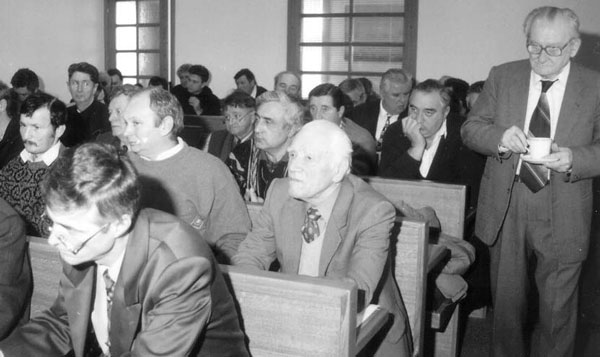 Aspect de la o ședință a Consiliului Comunității Românilor din Iugoslavia ținută în sala mică a Primăriei din Vârșeț